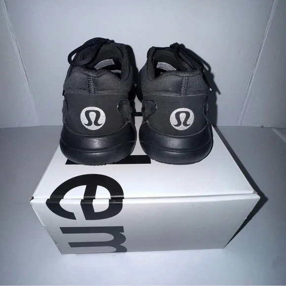 Lululemon Chargefeel Low Sneakers – Black – Size 11 (Like New) - Picture 4 of 9